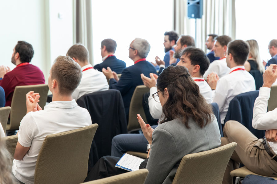 Publikum Von Hinten auf einer Konferenz