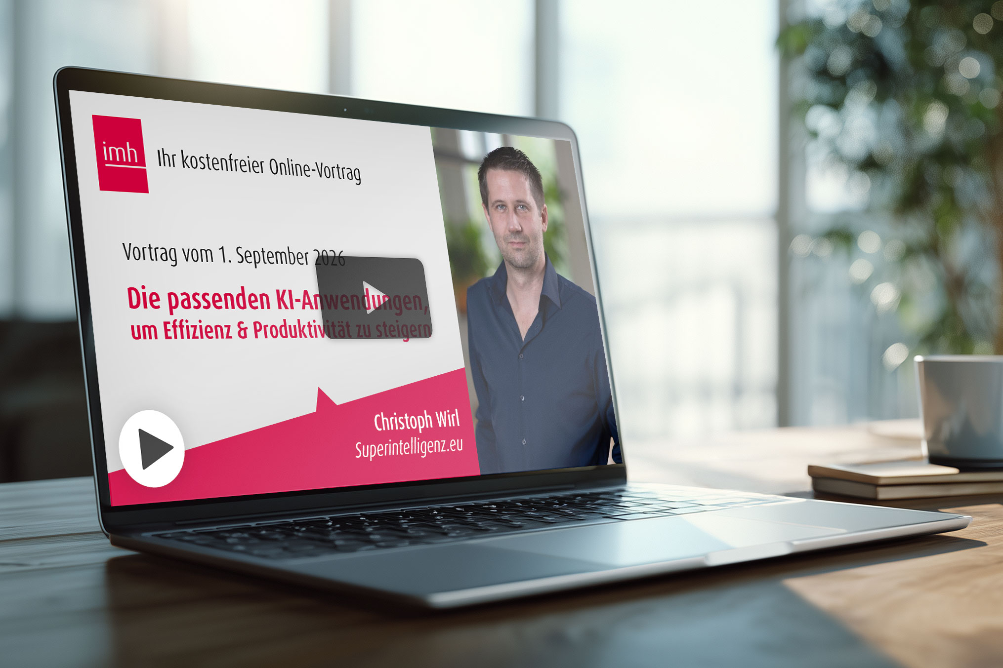 Laptop mit Video zum Vortrag "Die passenden KI-Anwendungen, um Effizienz & Produktivität zu steigern" von Christoph Wirl