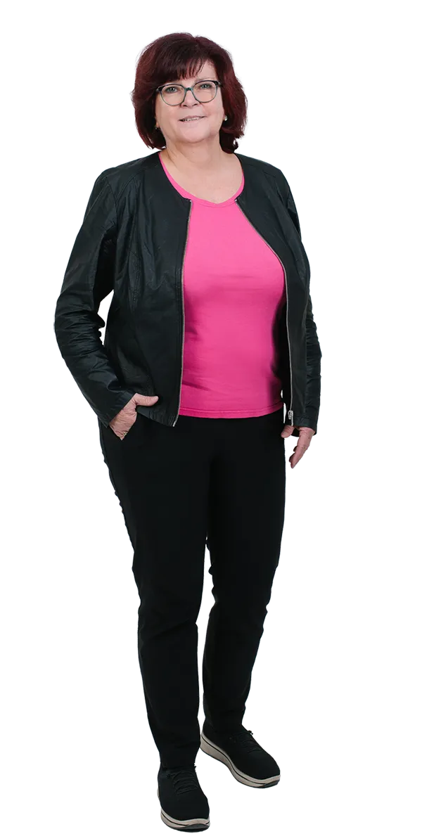 kathrin-wild-fullbody-studio-next.png