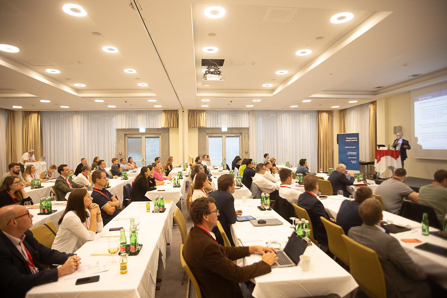 studio_next_imh-Konferenz-Reinraum_Tag1_10-22.jpg