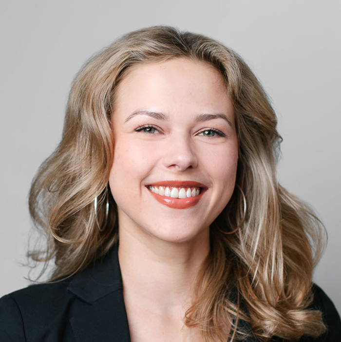 anna-scherer-portrait-studio-next.jpg