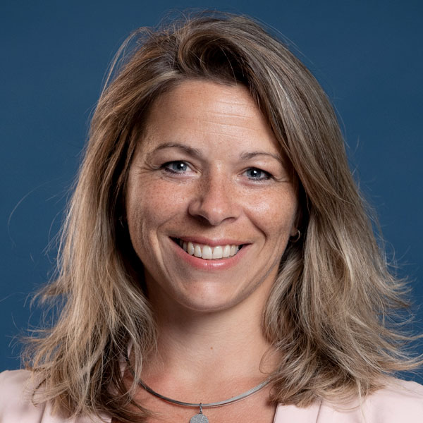 simona-pazmann.jpg