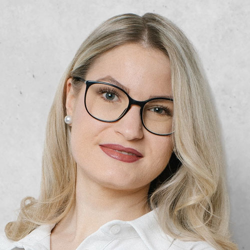 sinyakin-bernsteiner-lisa.jpg