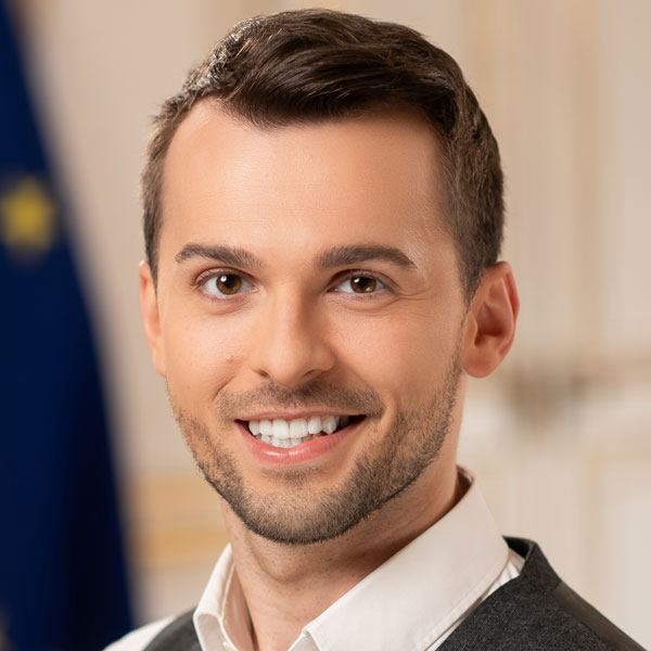 florian-novotny.jpg