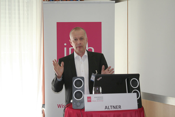 
    Dr. Jörg Altner
