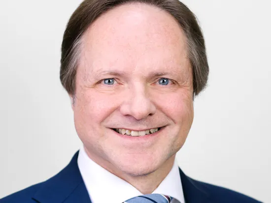manfred-haemmerle-portrait-studio-next.jpg
